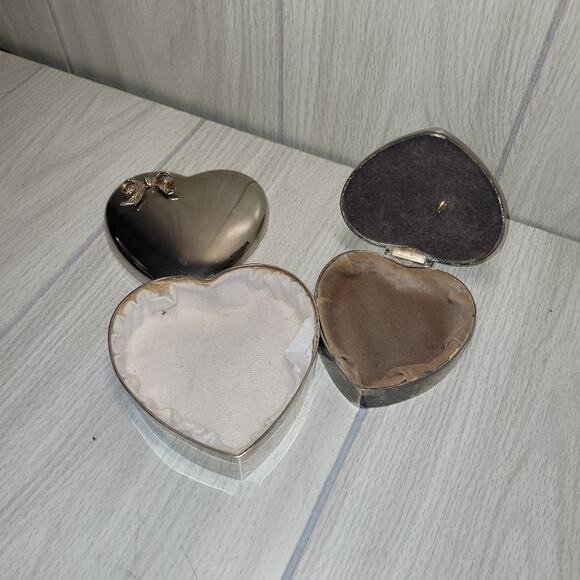 Lot Of 2 Vintage Silver Plated Heart Shaped Felt Lined Trinket Boxes With Bows - Picture 4 of 8